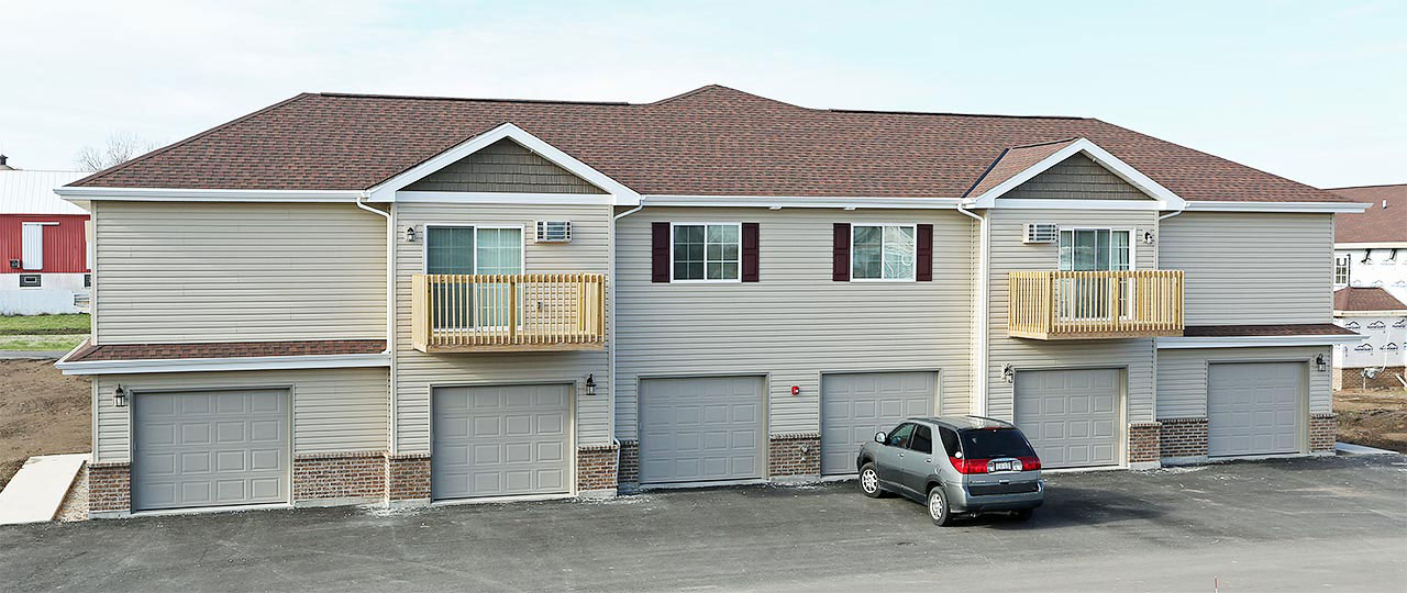 Prairie Lake Estates Apartments for Rent in Neenah, Wisconsin